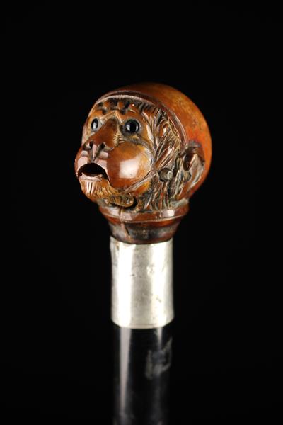 An Edwardian Silver-banded Ebonised Walking Stick with articulated Monkey's head handle. - Image 6 of 7