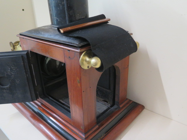 A good Magic Lantern projector - mahogany with brass fittings together with burr walnut slide box - Image 5 of 14