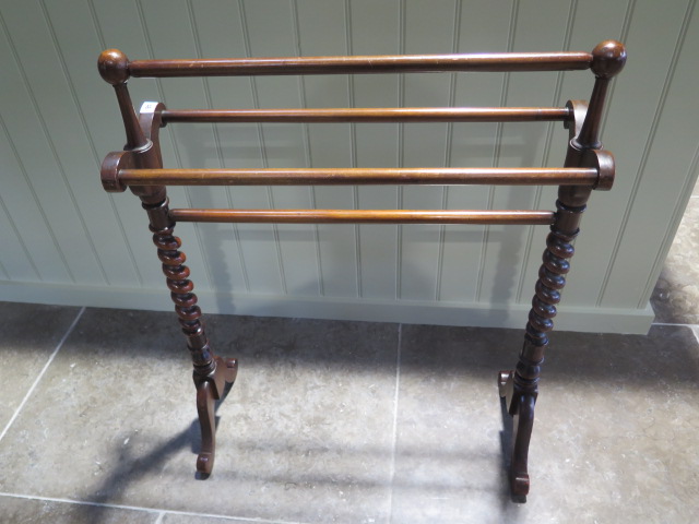 A Victorian mahogany towel rail - Height 87cm x Length 70cm - in good polished condition