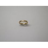 An 18ct yellow gold hallmarked diamond ring size L - approx weight 3.7 grams - in generally good