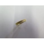 An 18ct gold Brown and Newirth hallmarked yellow gold ring size K - approx weight 2.6 grams - in