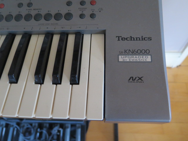 A Technics sx KN6000 electric piano organ on stand with foot pedals, in working order - Image 2 of 3