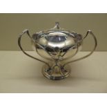 A good silver Walker and Hall triform bowl Sheffield 1906/07 with stylized decoration - Height