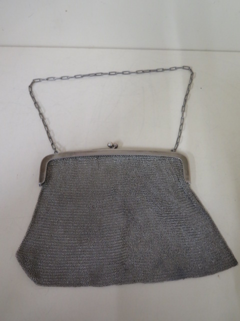 A Continental 800 silver chain mail opera bag, 19.5cm wide, approx 11.2 troy oz, generally good with - Image 2 of 5