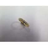 An 18ct gold and platinum Brown and Newirth hallmarked ring - approx weight 3.4 grams - in good