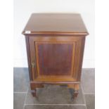 An Edwardian mahogany cupboard with shelves, 76cm tall x 50cm x 47cm