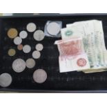 Assorted coinage to include a Victorian crown, 10 £1 notes and a 10 shilling note