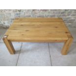 A good quality oak coffee table in good condition, 110cm long x 70cm wide