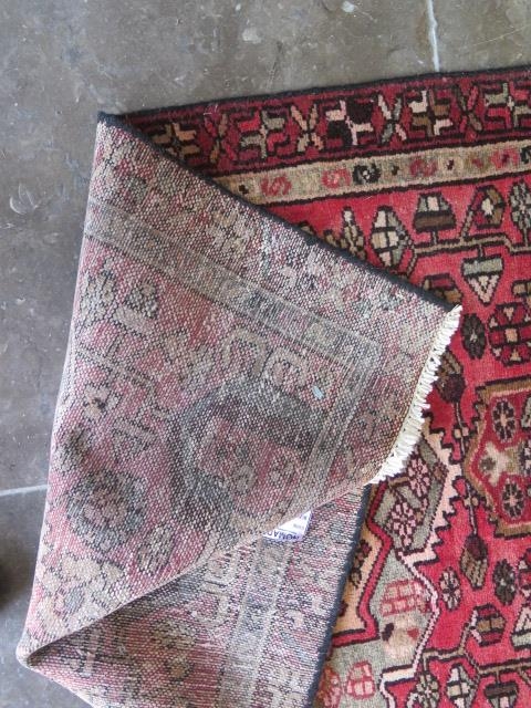 A hand knotted woollen runner rug, 290cm x 88cm, generally good condition - Image 3 of 3