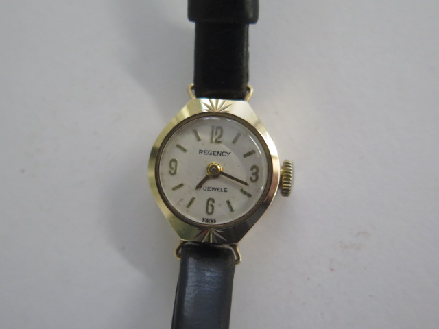 A ladies Regency 9 ct gold wristwatch Swiss made 17 jewel movement, vintage 1970, working order - Image 2 of 3