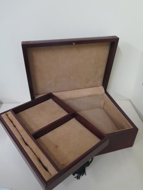 A mid-20th century leather jewellery box with key, 10cm tall x 25cm x 19cm, in good polished - Image 2 of 3