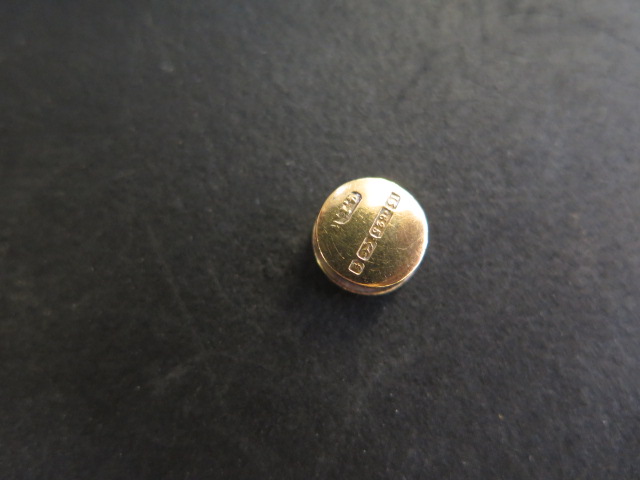 A hallmarked 9ct yellow gold ring, size X, approx 1.9 grams, three hallmarked 15ct gold studs, - Image 3 of 6