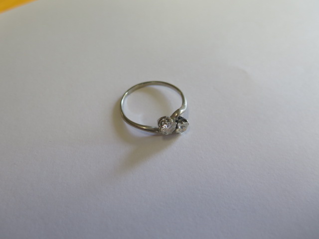 A white metal two stone diamond ring each diamond approx 0.40ct, size Q, approx 3.2 grams, ring - Image 2 of 3