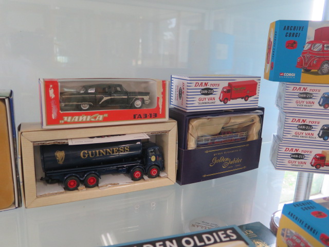 A collection of boxed diecast vehicles including Archive Corgi, Dan-toys Solido, 26 in total - Image 3 of 7