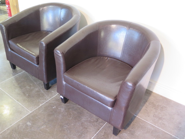 A pair of modern brown faux leather tub chairs, 73cm tall - Image 2 of 2