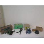 Military diecast to include Astra anti-aircraft gun, round base searchlight, fort gun and bulloch