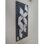 A Lucinda Brown porcelain wall sculpture, 42cm x 19cm, in good condition