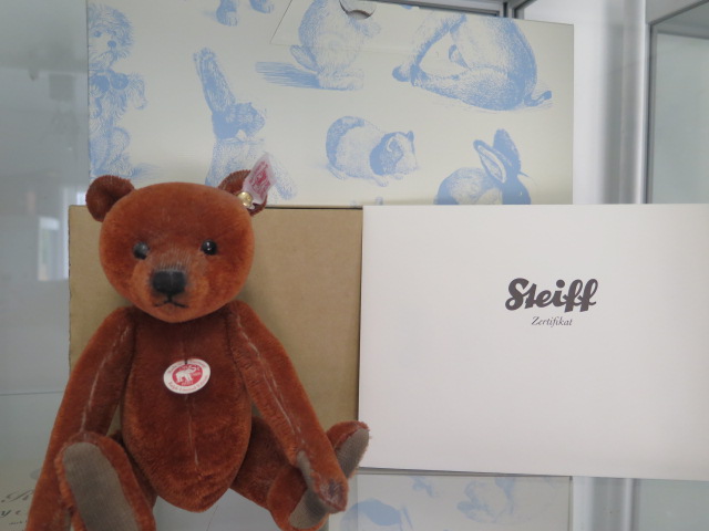 A Steiff Ralph the bear, 22cm tall, Limited Edition number 523 of 2010, boxed with outer box and