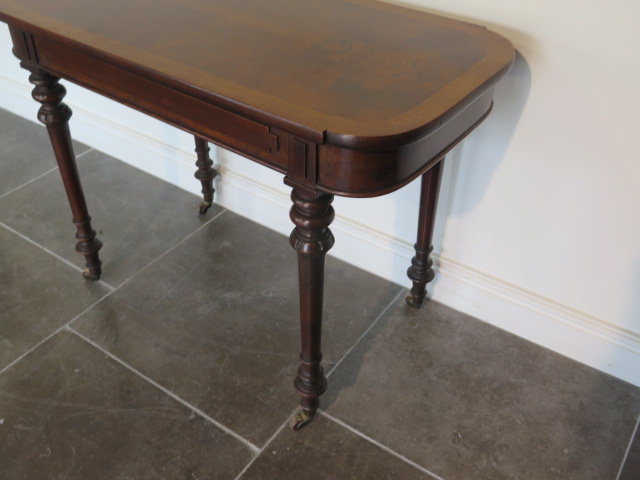 A walnut centre table on turned legs, stamped Willis & Cheal Buchers St Glasgow no 11512, 73cm - Image 3 of 4