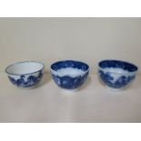 A 1st period Dr Wall Worcester blue and white tea bowl 4.5cm x 8cm in good condition and a pair of
