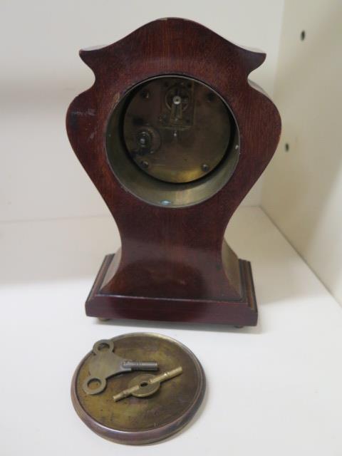 An Edwardian inlaid balloon shape mantle clock, 8 day movement, 24cm tall with keys, in running - Image 2 of 3