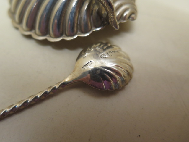 A pair of silver shell salts Birmingham 1887/88 H & T with a pair of near matching spoons, salts 5. - Image 3 of 4