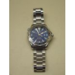 An Omega Seamaster professional 300m/1000ft quartz stainless steel bracelet gents wristwatch with