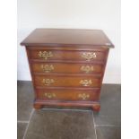 A walnut style four drawer Georgian chest, 72cm tall x 65cm x 40cm