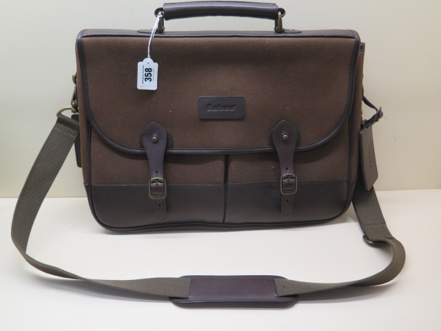 A Barbour canvas and leather gents shoulder bag briefcase in good condition