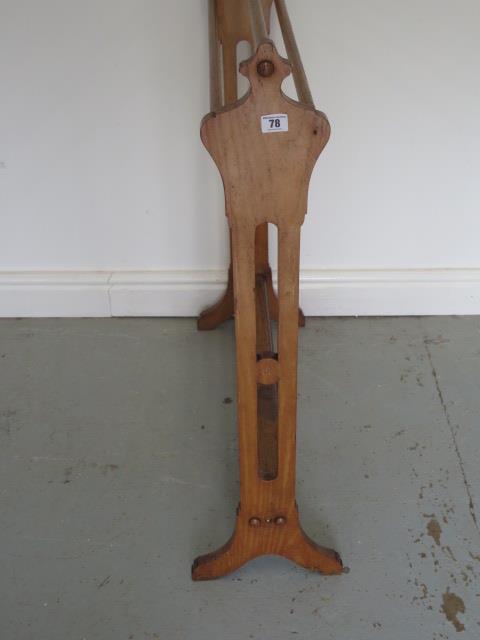 A gothic Victorian polished oak towel / clothes rail, 91cm tall x 77cm long - Image 2 of 2