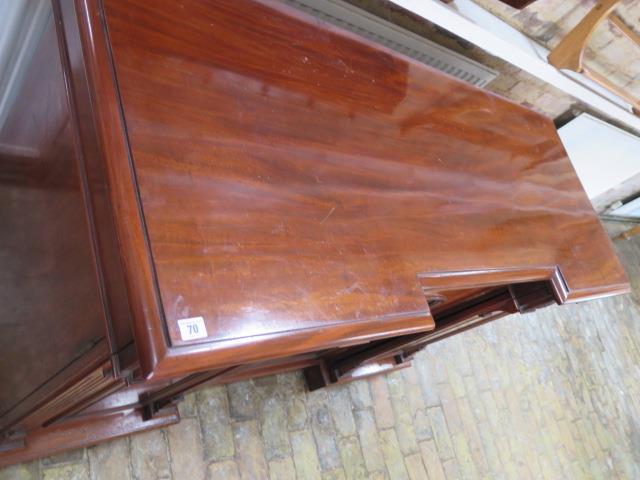 A good quality mahogany breakfront sideboard with two frieze drawers and three cupboard doors - Image 6 of 6