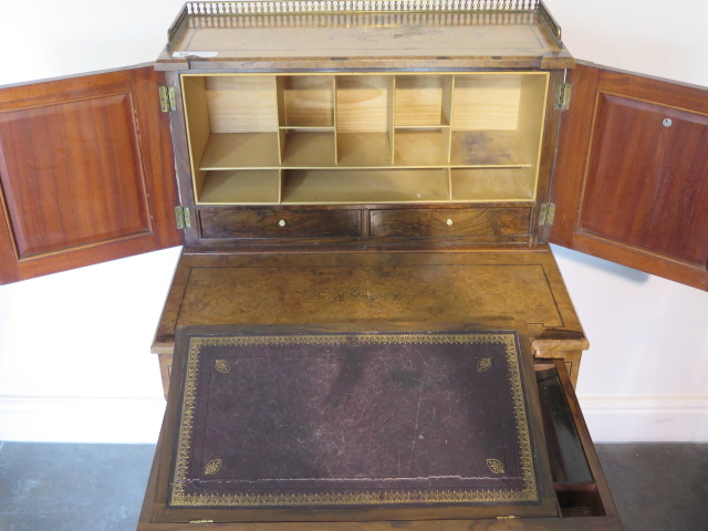 A good Victorian walnut writing desk with a two door brass galleried top with fitted interior - Image 3 of 9