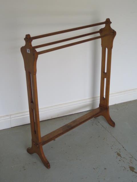 A gothic Victorian polished oak towel / clothes rail, 91cm tall x 77cm long