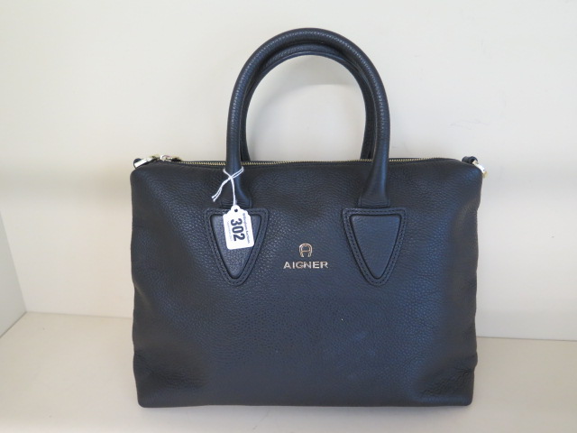 An Aignes black leather handbag, 33cm wide, in good condition