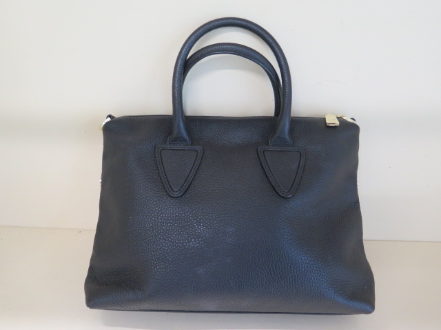 An Aignes black leather handbag, 33cm wide, in good condition - Image 2 of 4