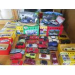 Two Vanguard diarama sets with boxes, five boxed Vanguard cars and 27 assorted loose cars, some wear