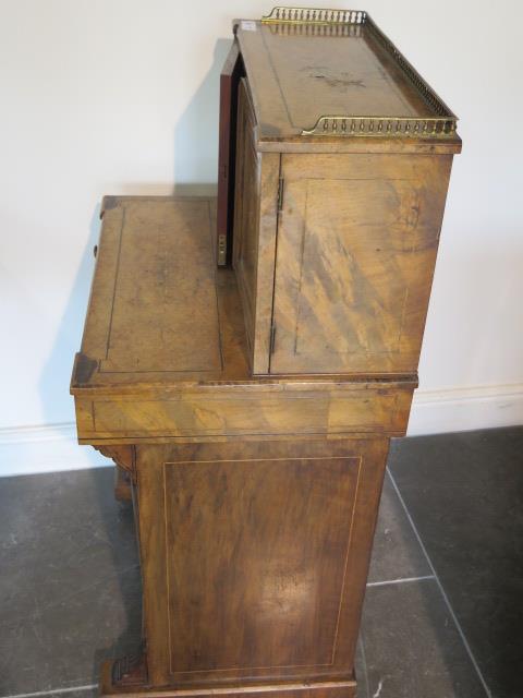 A good Victorian walnut writing desk with a two door brass galleried top with fitted interior - Image 7 of 9