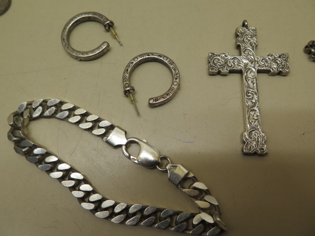 A collection of silver and white metal and other jewellery, an 800 silver pill box and a plated - Image 5 of 6