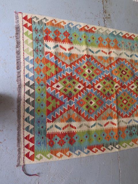 A hand knotted woollen Chobi Kilim, 155cm x 103cm - Image 2 of 2