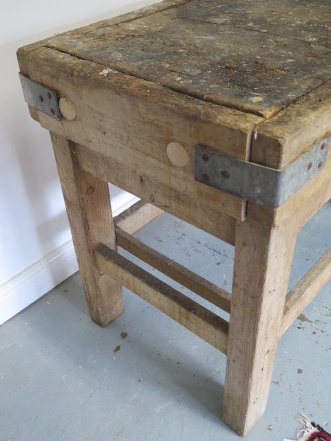 A pine butchers block on stand, 81cm tall x 109cm x 64cm (in barn find condition) - Image 3 of 4