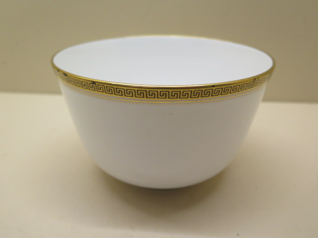 A 19th century Copeland Spode porcelain bowl decorated with a crest and gilded key fret pattern rim, - Image 3 of 6