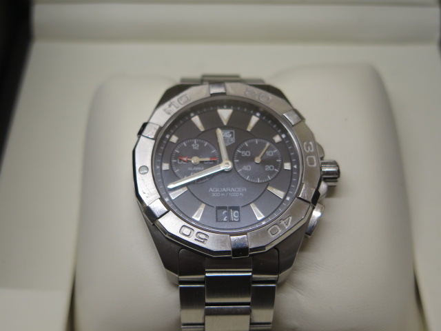 A Tag Heuer Aquaracer, WAY111Z, 41mm polished steel case with a silver tone bezel, black dial and - Image 2 of 4