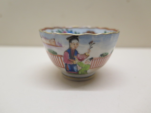 A famille rose tea bowl, 3.5cm x 5.5cm, and two other teabowls, all in good condition - Image 2 of 9