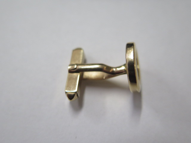 A pair of gold cufflinks, tests to approx 9ct, approx weight 13 grams, small test mark otherwise - Image 3 of 3