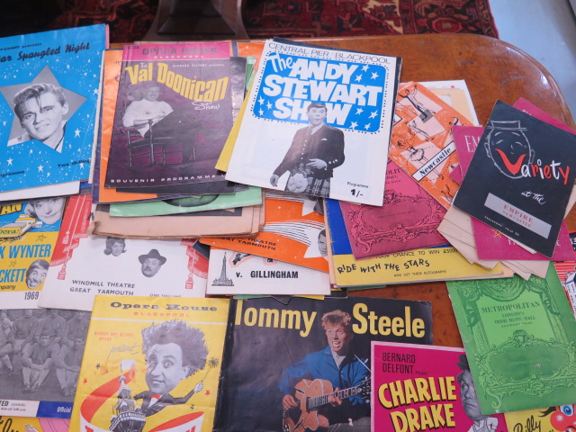 A good collection of assorted theatre stage programmes and some signed star photographs including - Image 5 of 8