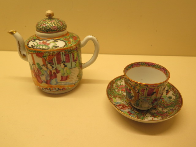A matched famille rose Canton bachelors part tea set on tray, teapot with associated top otherwise - Image 5 of 8