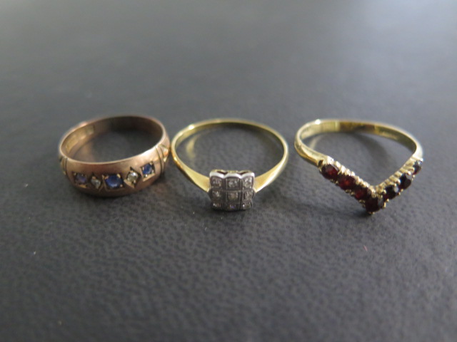 Three 9ct yellow gold rings, sizes M/R, approx 5.5 grams