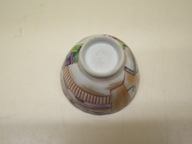A famille rose tea bowl, 3.5cm x 5.5cm, and two other teabowls, all in good condition - Image 6 of 9