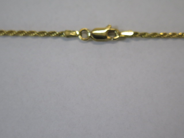 A hallmarked 18ct yellow gold necklet, approx 16.2 grams, length approx 43cm, fitted with a - Image 3 of 4