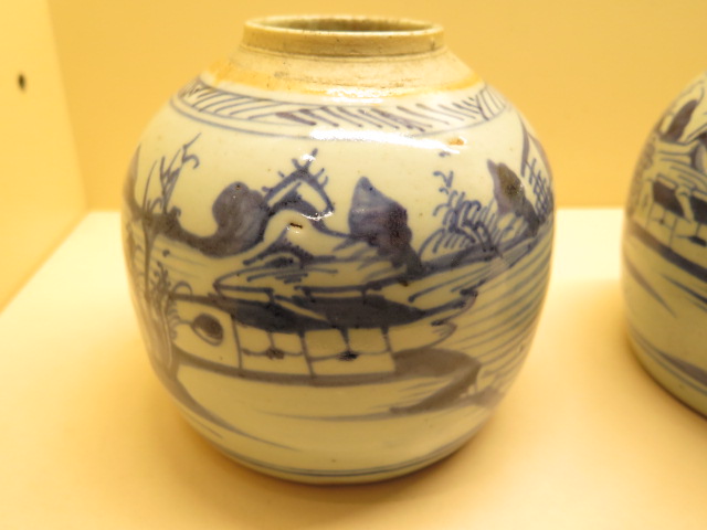 Four Oriental ginger jars with blue decoration, largest 16cm tall, some small chips to one base - Image 3 of 13